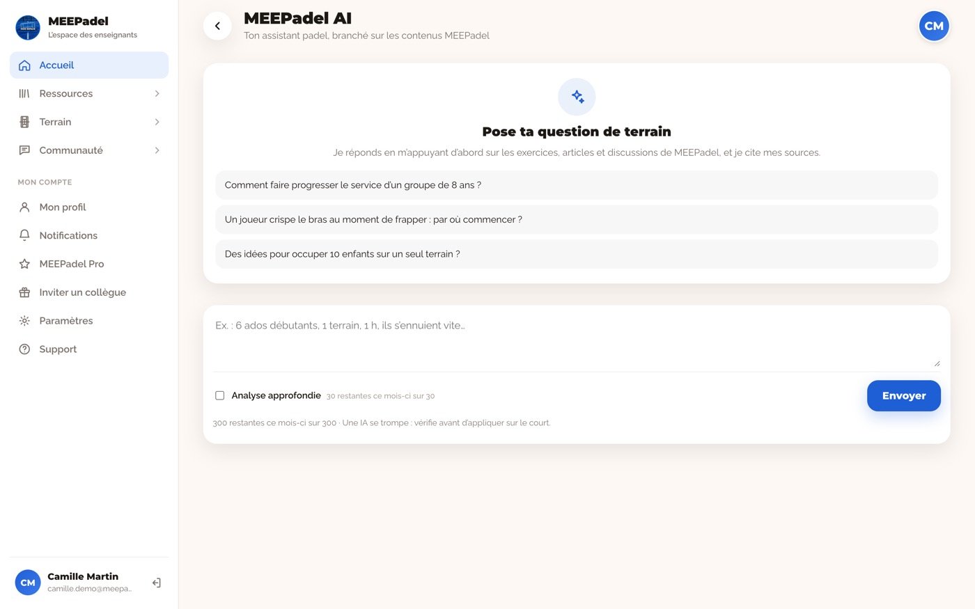 MEEPadel AI sur ordinateur, avec des exemples de questions